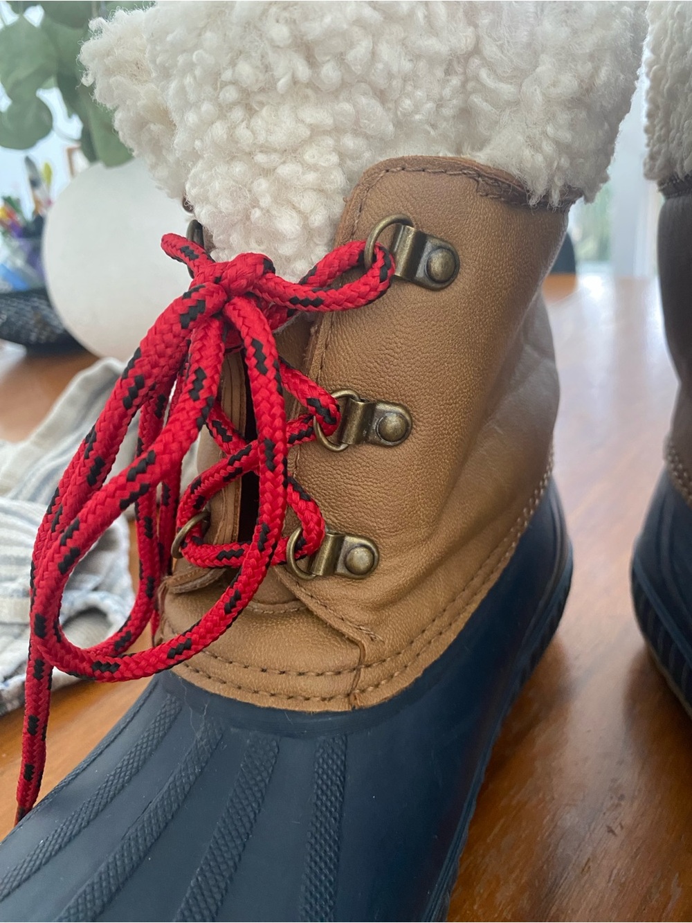 Gap Sherpa-Lined Women’s Duck Boots | Winter Snow Boots - Picture 13 of 14